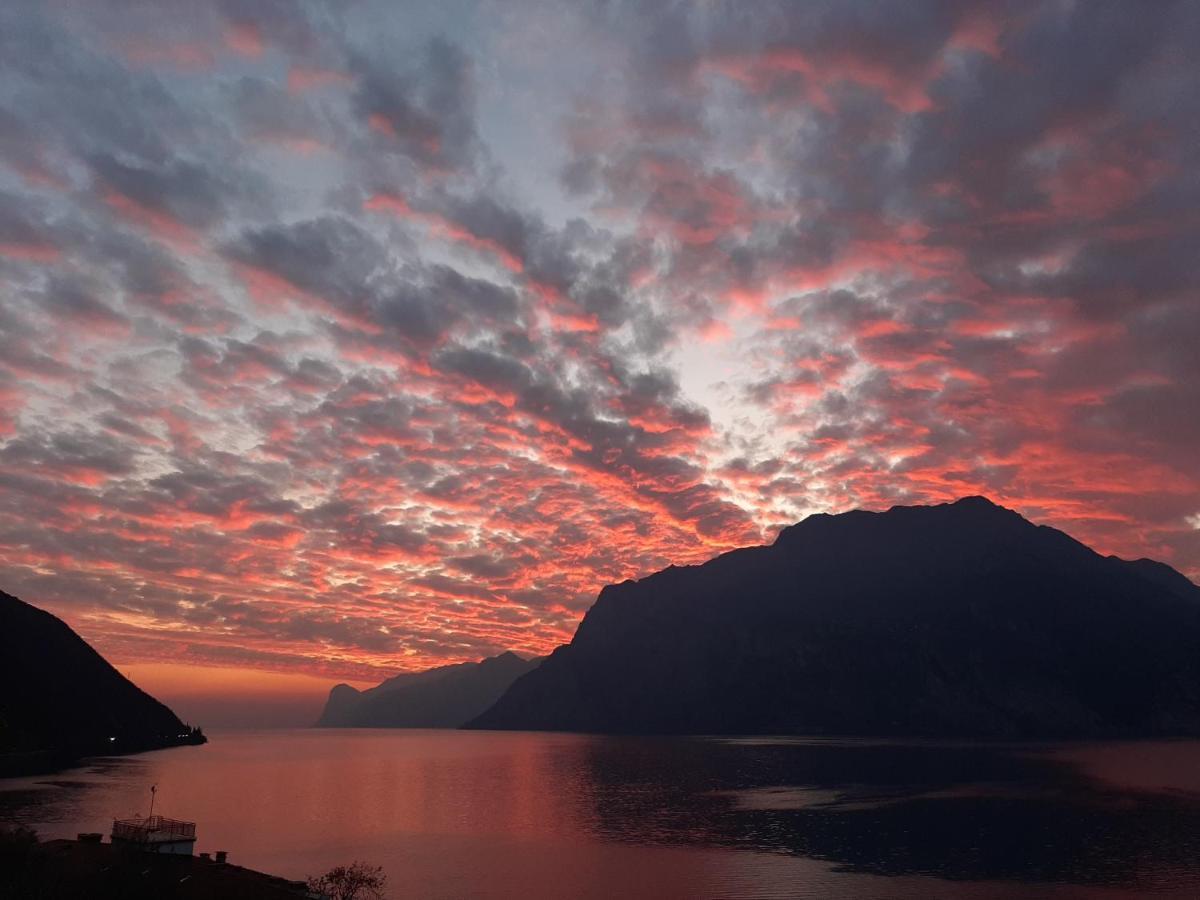 Vistalago Torbole Torbole Sul Garda Exterior photo